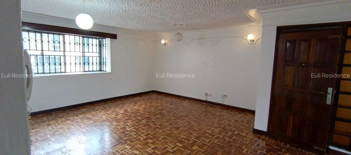 3 Bed Apartment with En Suite at Lantana Rd - 3