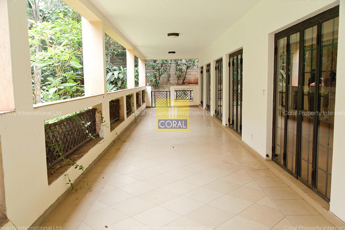 3 Bed Apartment in Riverside - 13