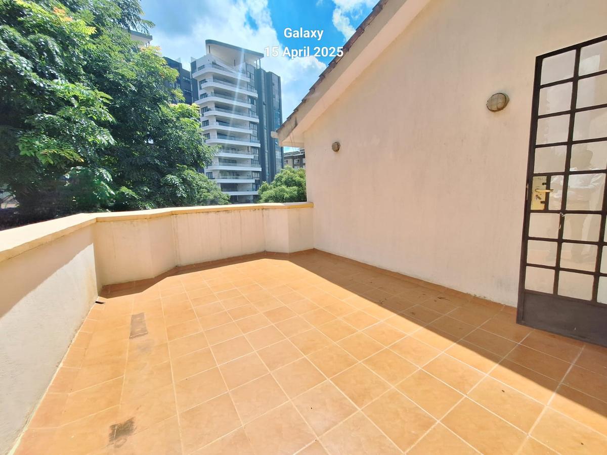 3 Bed Apartment with En Suite at Westlands - 7