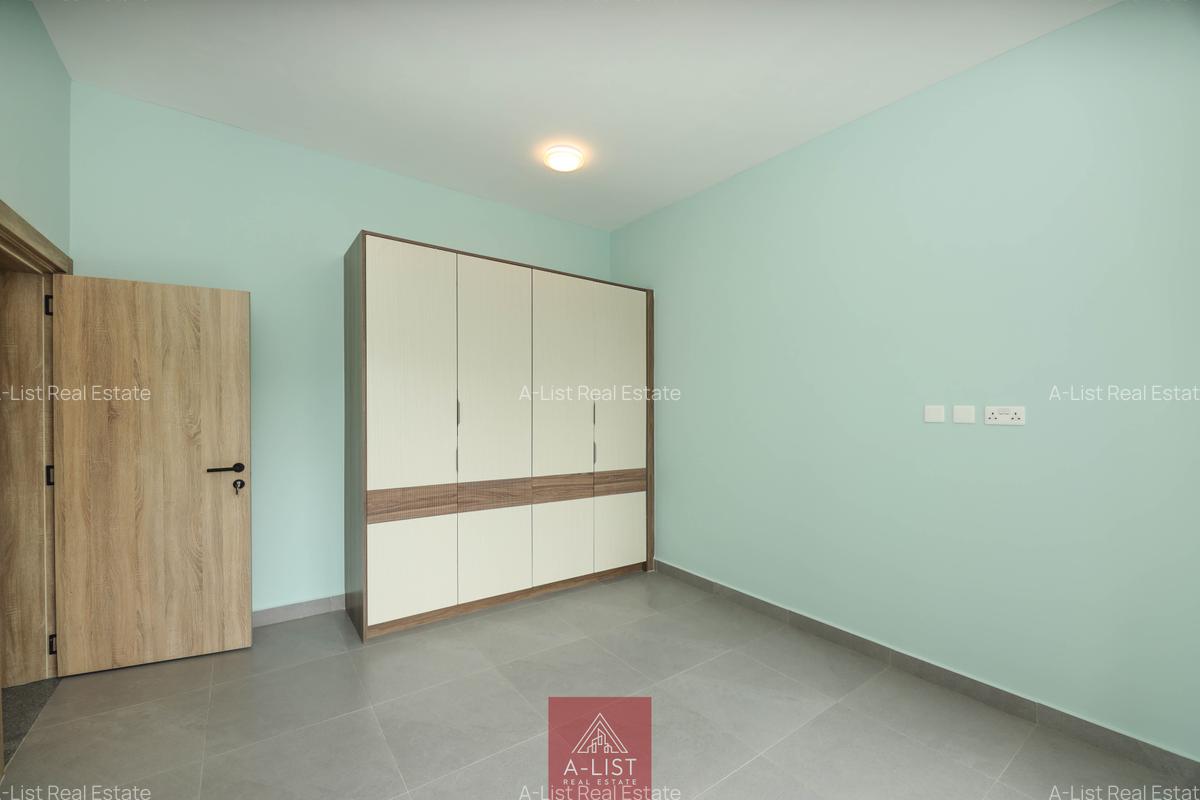 4 Bed Apartment with En Suite at 4Th Parklands - 15