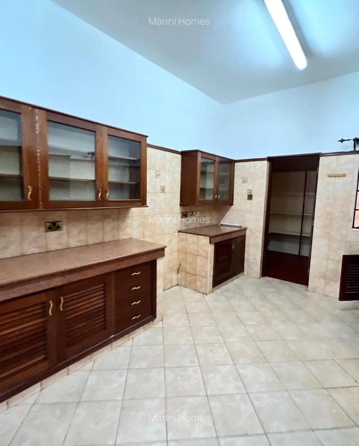 4 Bed House with En Suite in Riara Road - 6