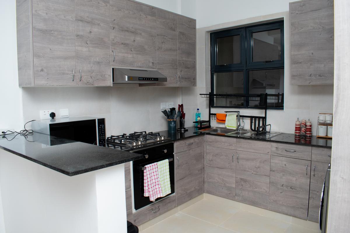 Serviced 2 Bed Apartment with En Suite at Lantana Road - 5