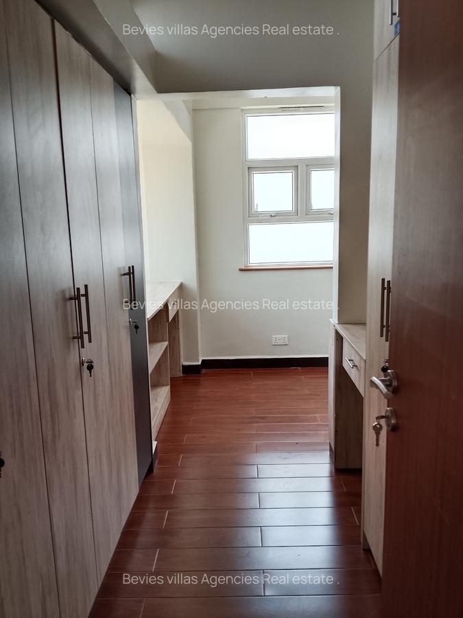 4 Bed Apartment with En Suite in Parklands - 4