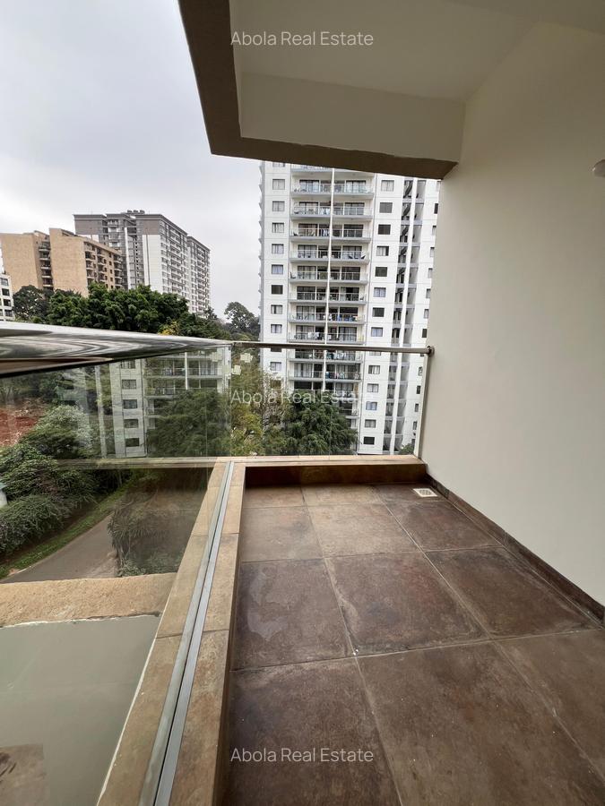 3 Bed Apartment with En Suite in Riverside - 11