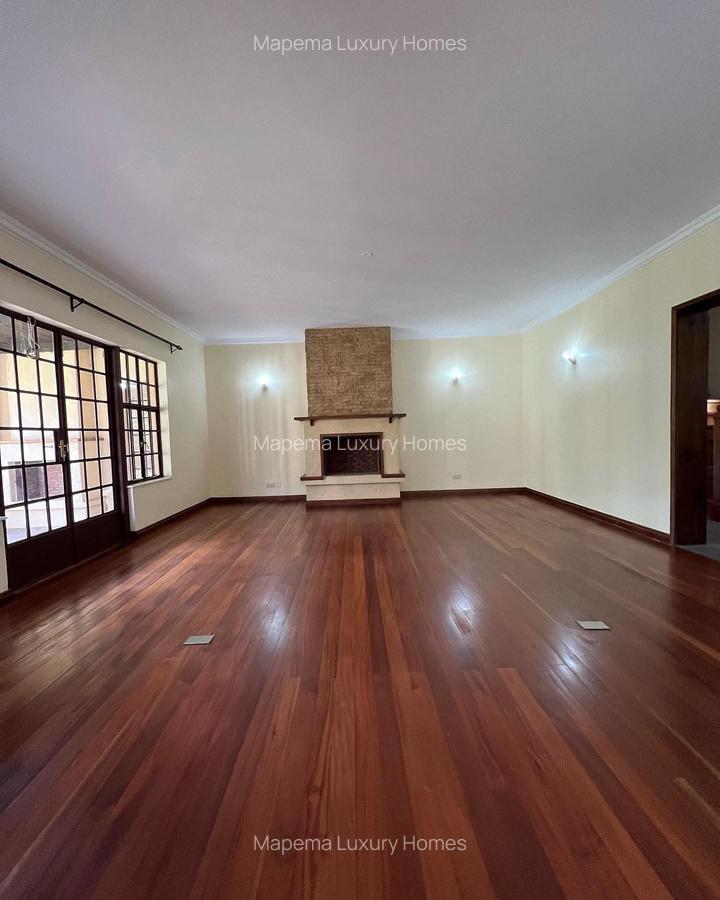 5 Bed House with En Suite at Hardy Area - 3