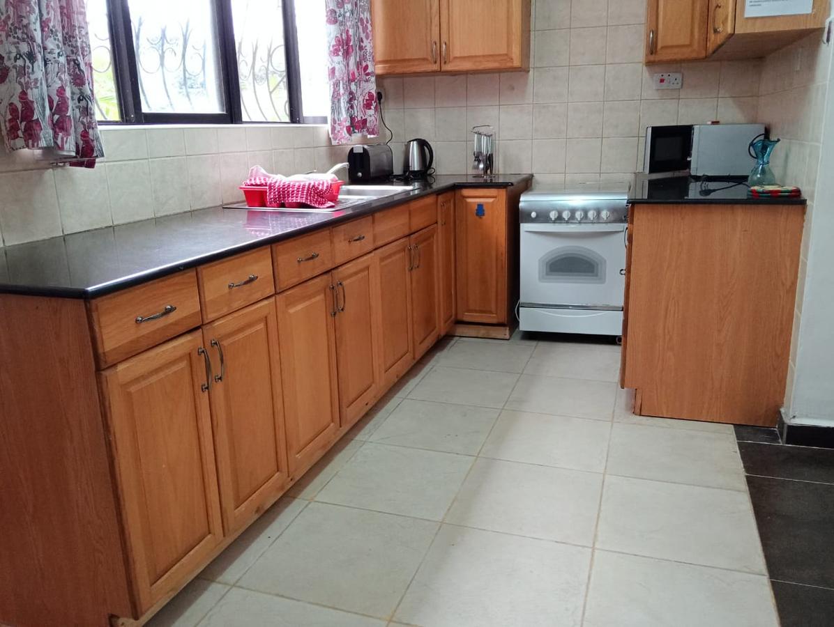 Furnished 2 Bed Apartment with Gym in Runda - 5