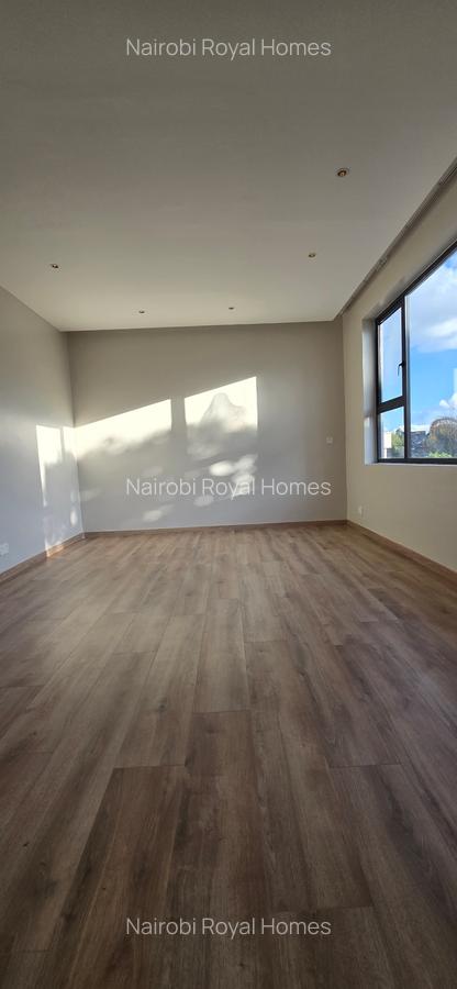 5 Bed Townhouse with En Suite at Lavington Green - 15