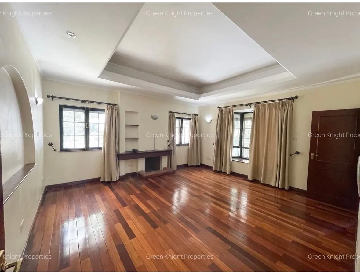 4 Bed Townhouse with En Suite in Westlands Area - 6