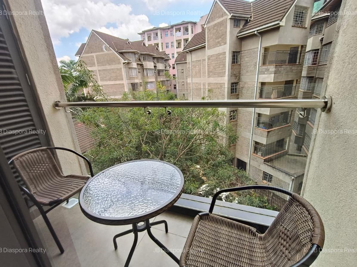 3 Bed Apartment with En Suite at Wood Avenue - 4