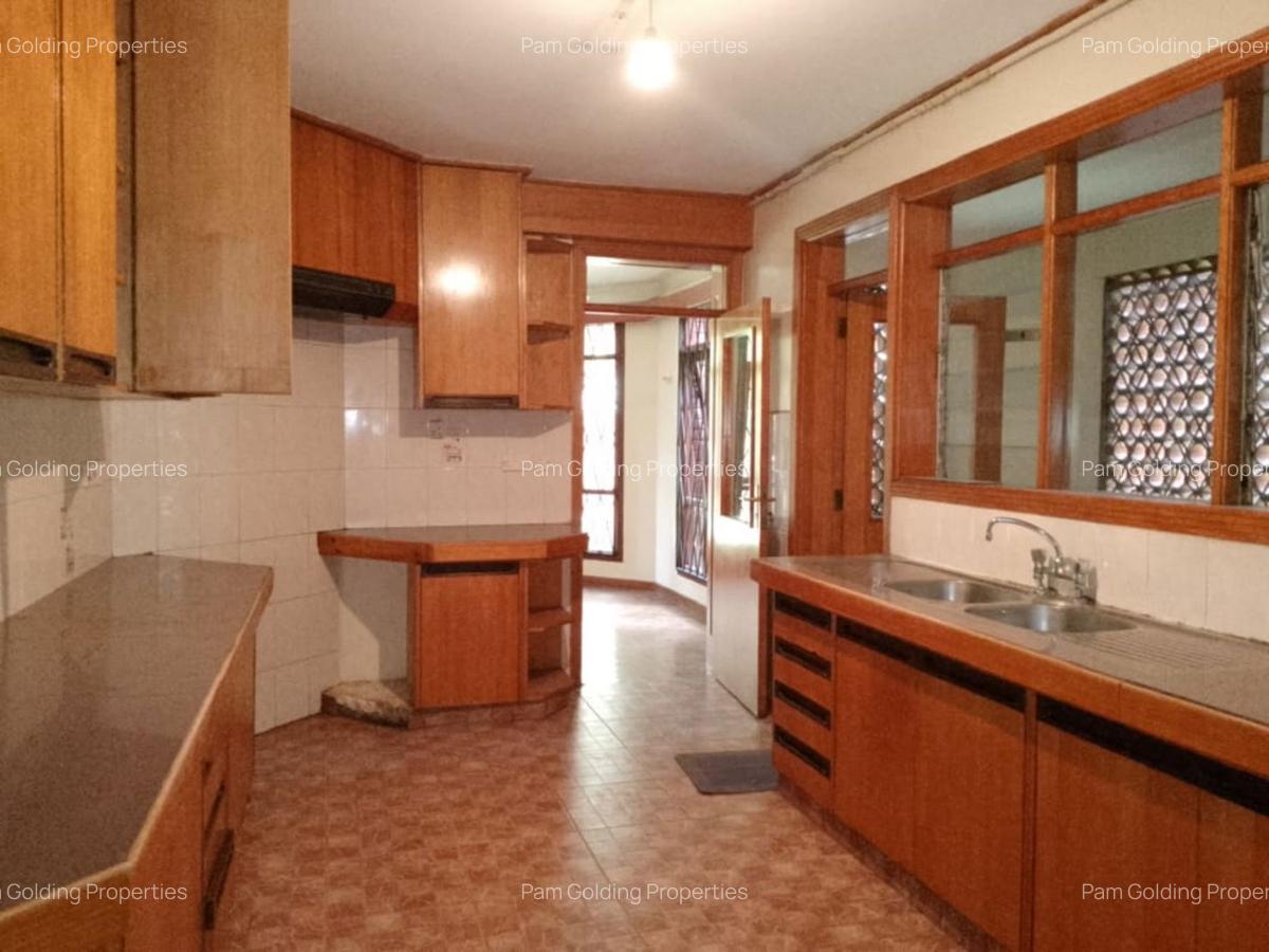 4 Bed Apartment with En Suite in Kilimani - 7