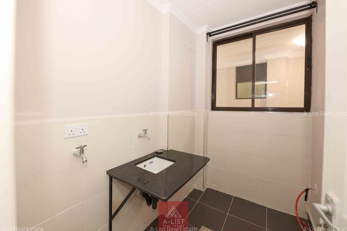 2 Bed Apartment with En Suite at Lantana Road - 12