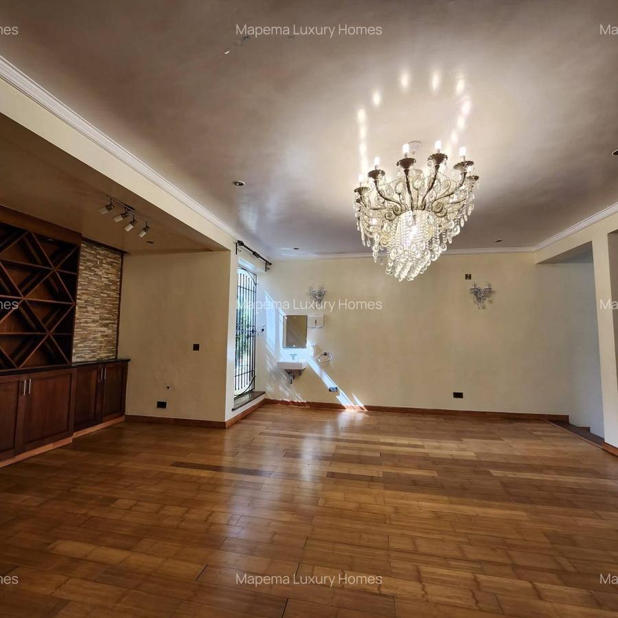 5 Bed House with En Suite at Hardy Area - 13