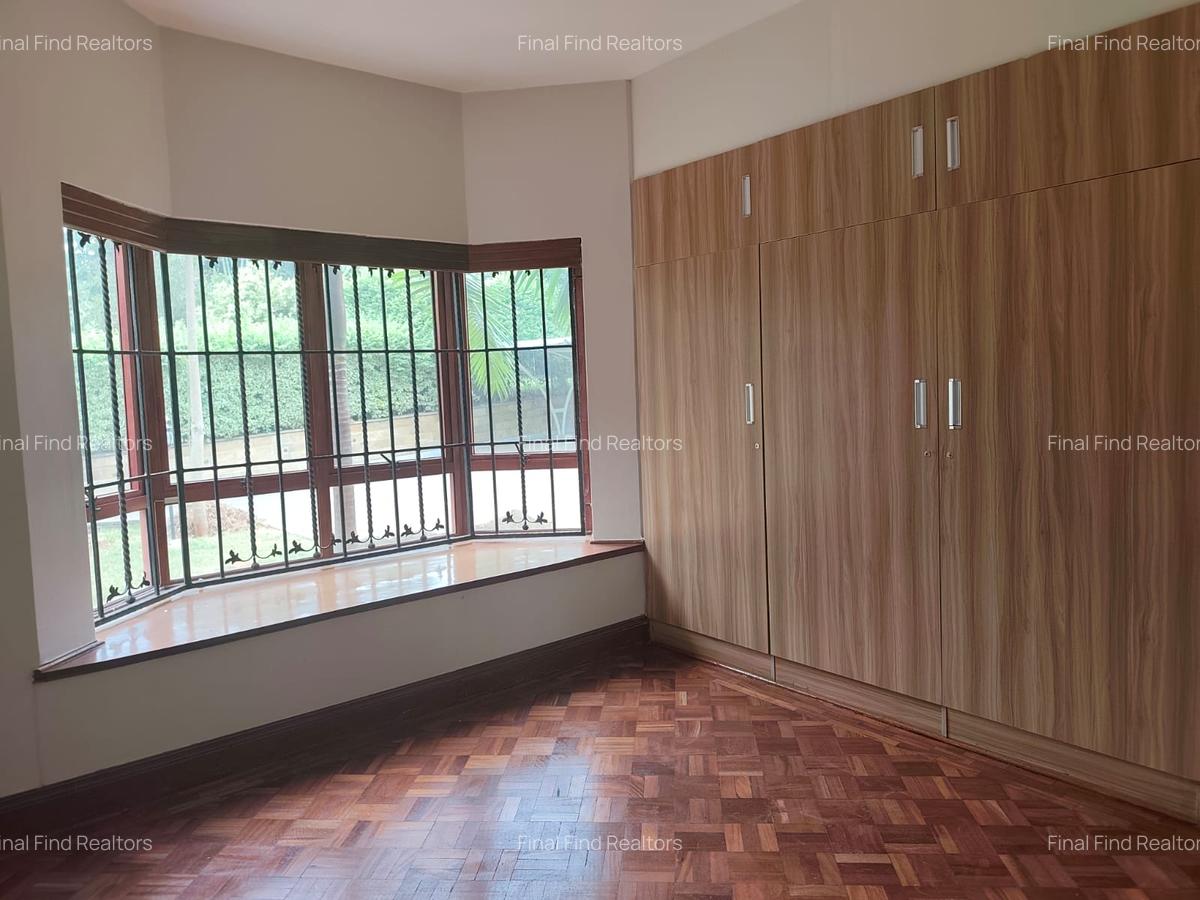 5 Bed Townhouse with En Suite in Runda - 19