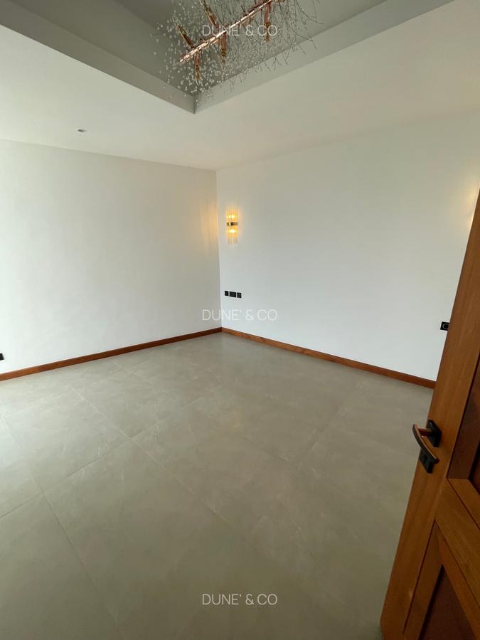4 Bed Apartment with En Suite in Riverside - 9