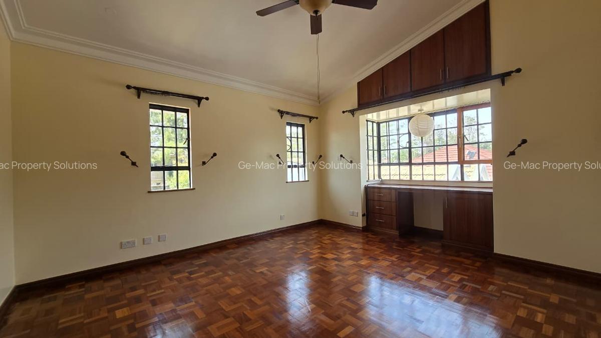 4 Bed House with En Suite in Runda - 9