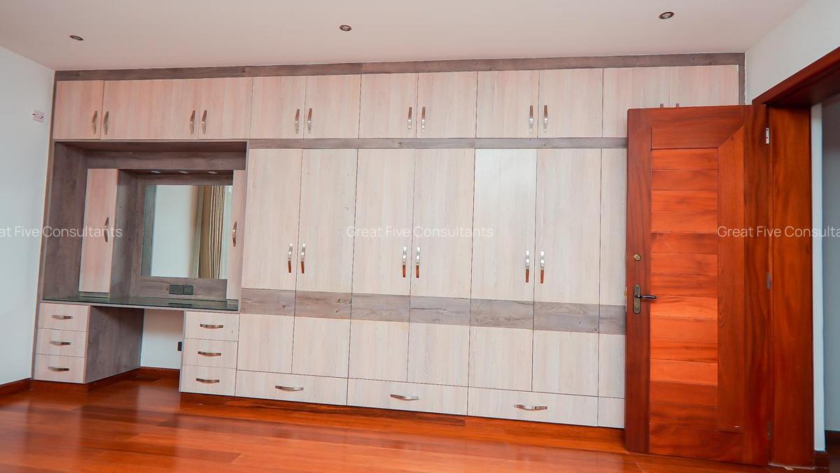 5 Bed Villa with En Suite in Kitisuru - 8