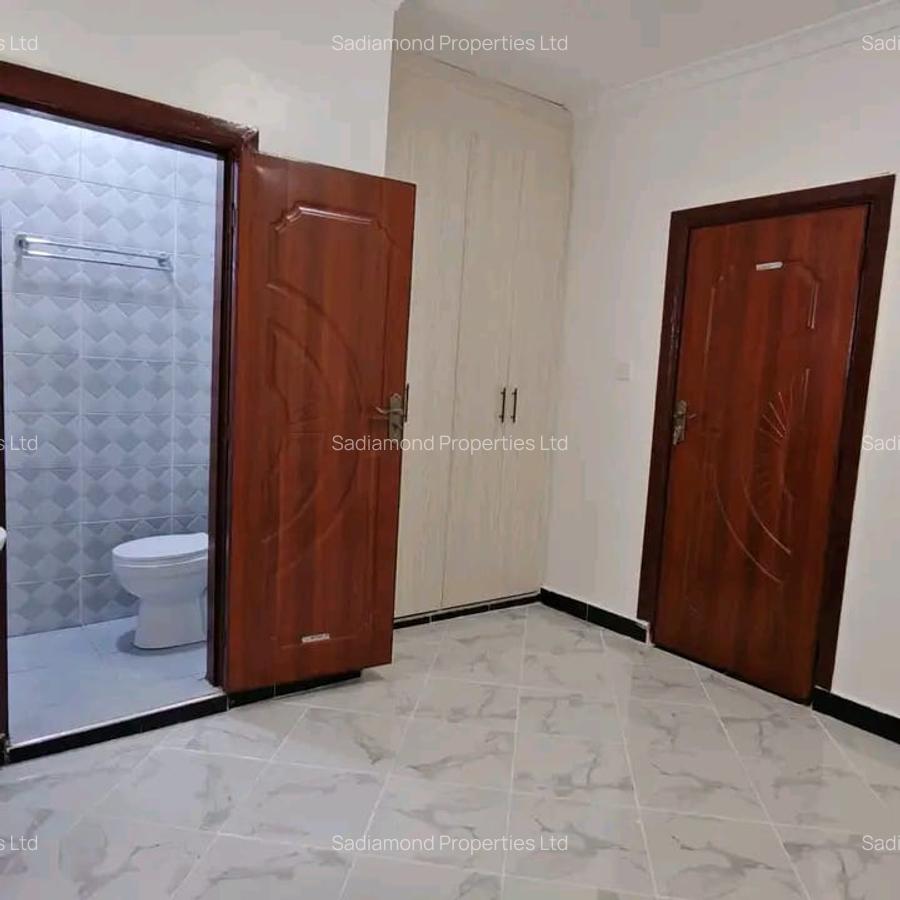 3 Bed Townhouse with En Suite at Matangi - 8