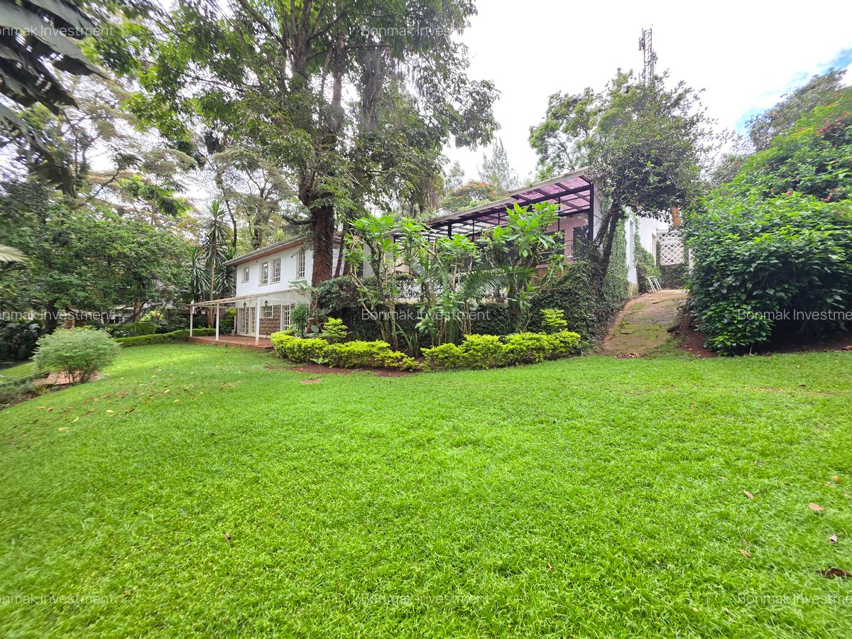 4 Bed House with En Suite at Lavington Green - 1