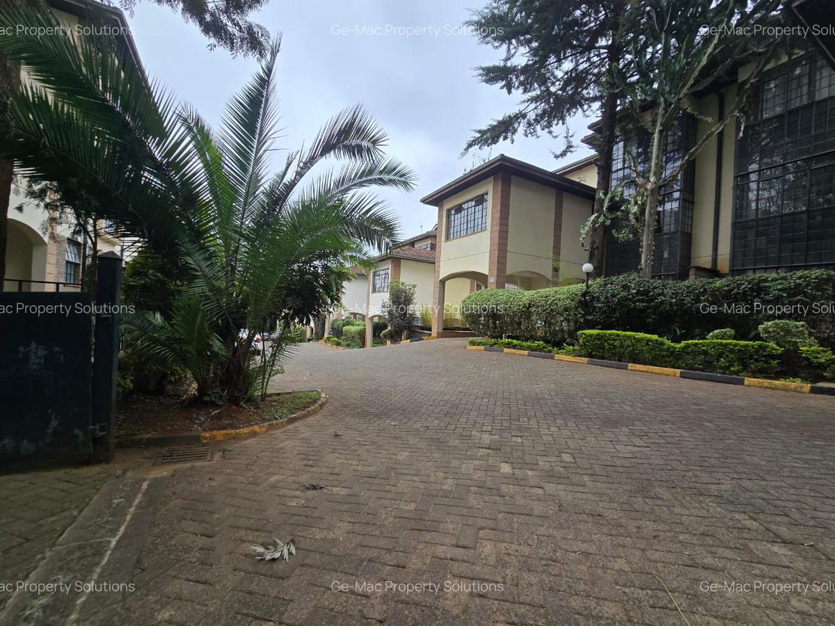 4 Bed Townhouse with En Suite in Lavington - 17