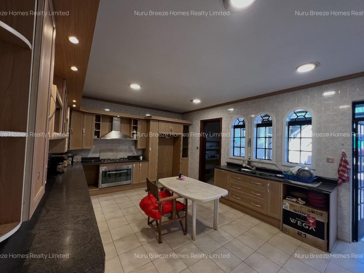 4 Bed Townhouse with En Suite in Westlands Area - 3