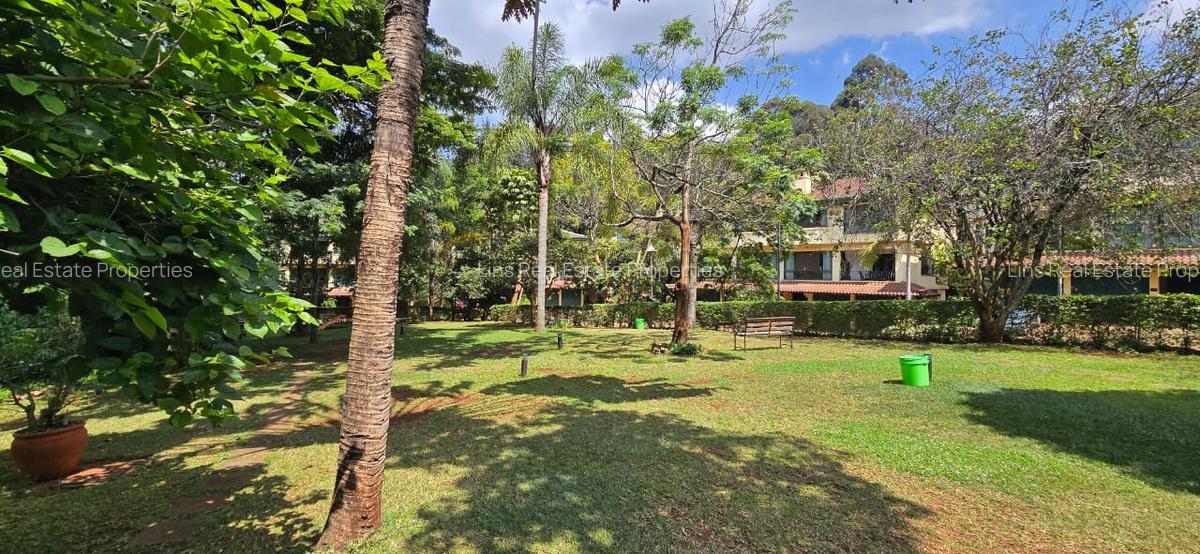 4 Bed Townhouse with En Suite in Kyuna - 1