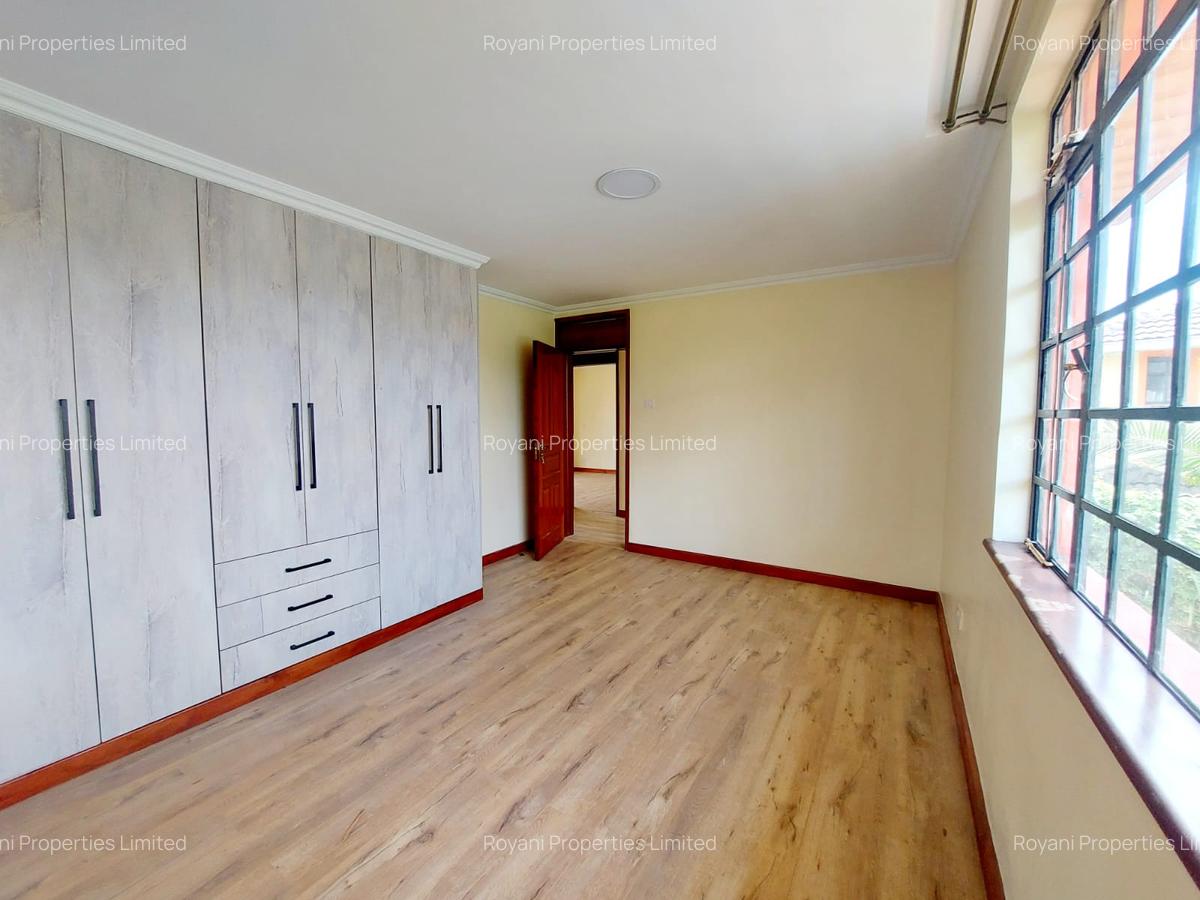 3 Bed Villa with En Suite at Fourways Junction - 14