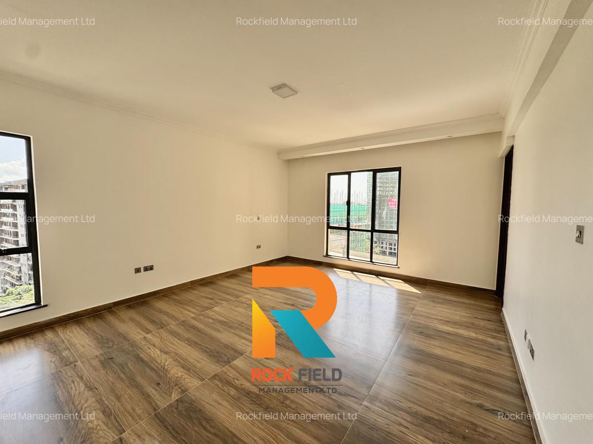 3 Bed Apartment with En Suite in Brookside - 13