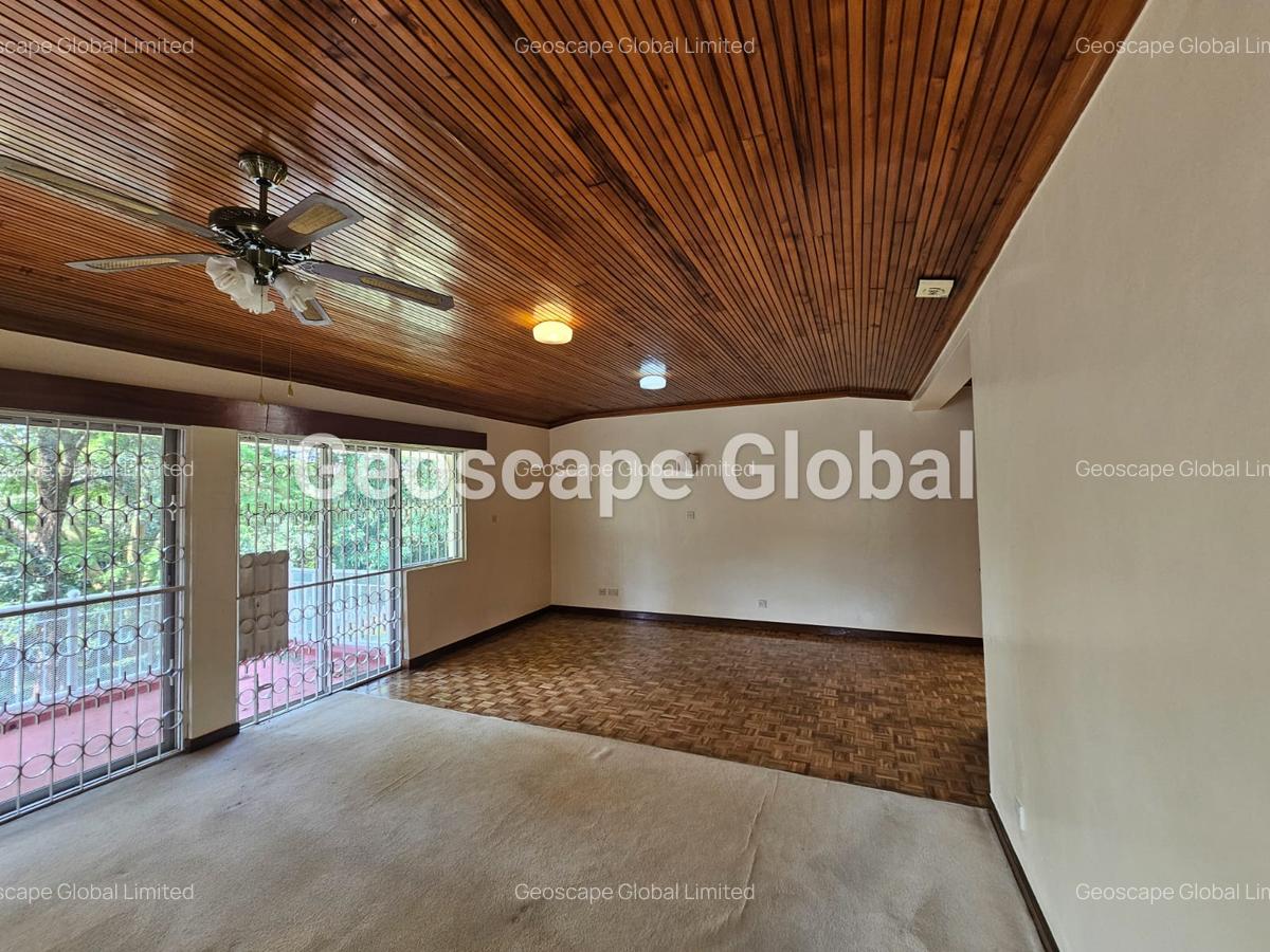 5 Bed House with En Suite in Nyari - 2