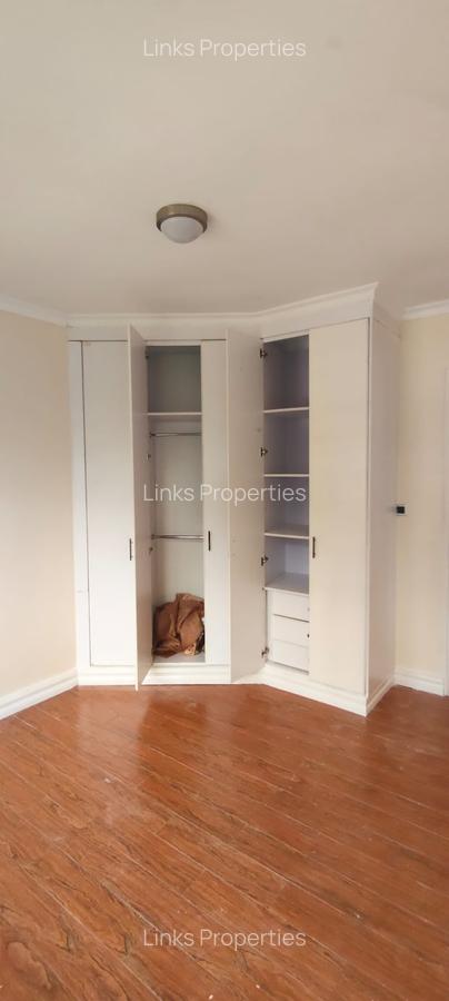 5 Bed Townhouse with En Suite at Karen - 5