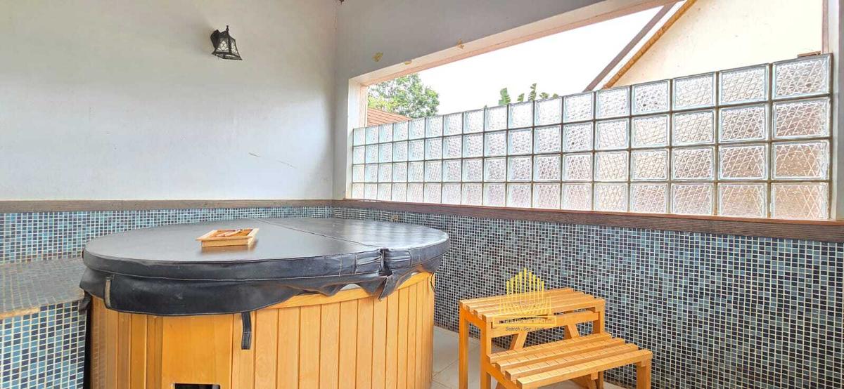 5 Bed Townhouse with En Suite in Lavington - 19