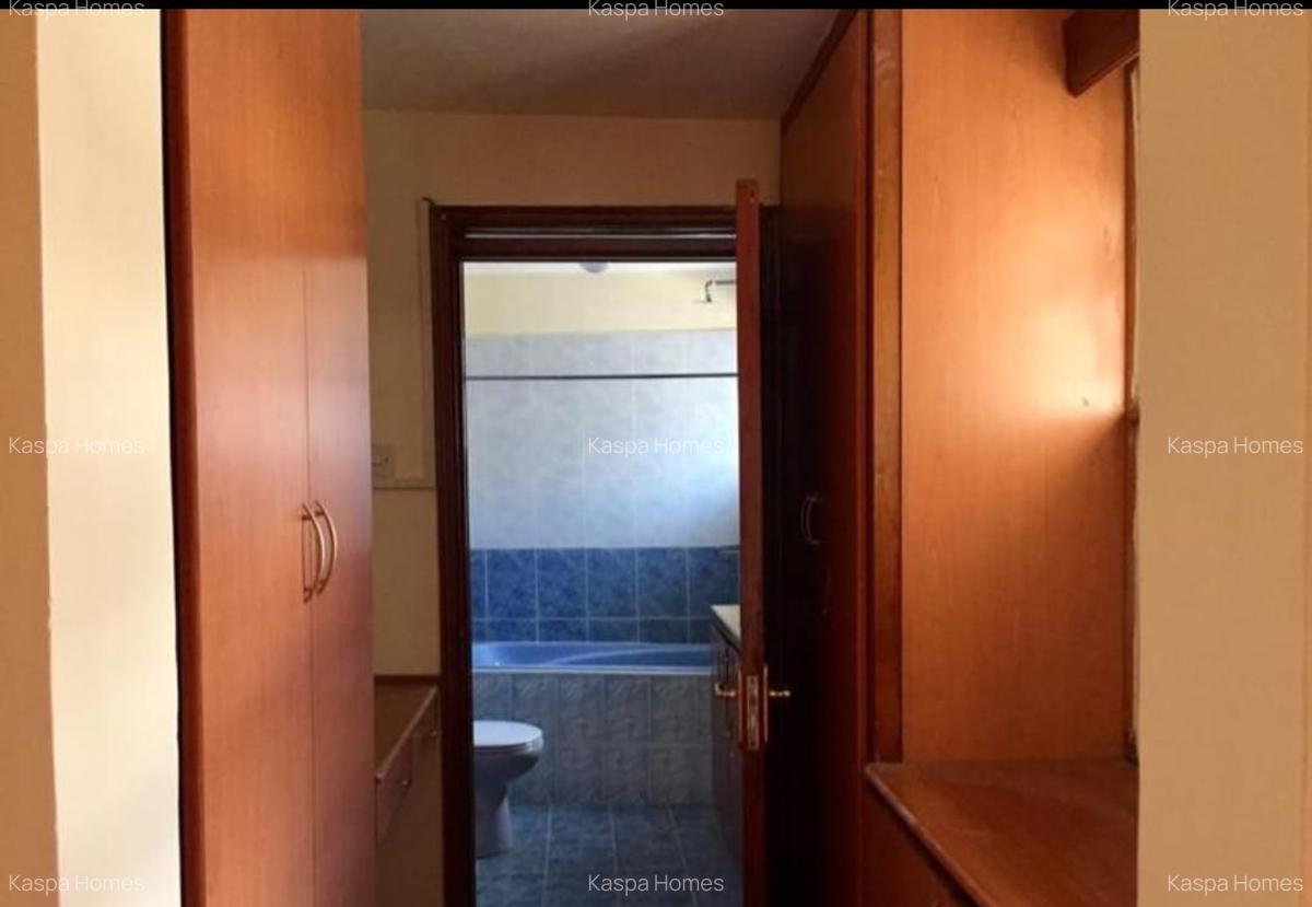 5 Bed Villa with En Suite in Lavington - 5