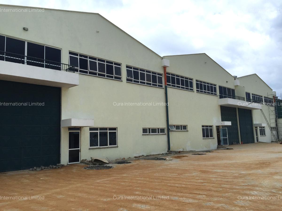 6,200 ft² Warehouse with Parking in Industrial Area - 1