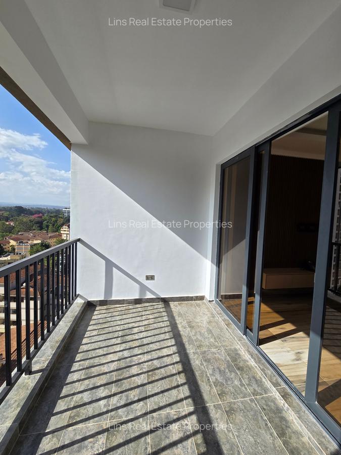 2 Bed Apartment with En Suite in Brookside - 4