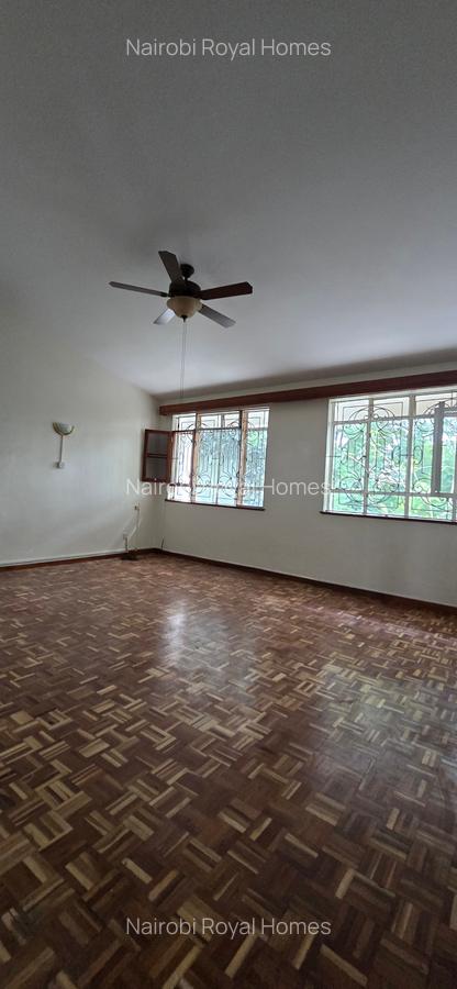 5 Bed House with En Suite at Redhil Close - 14