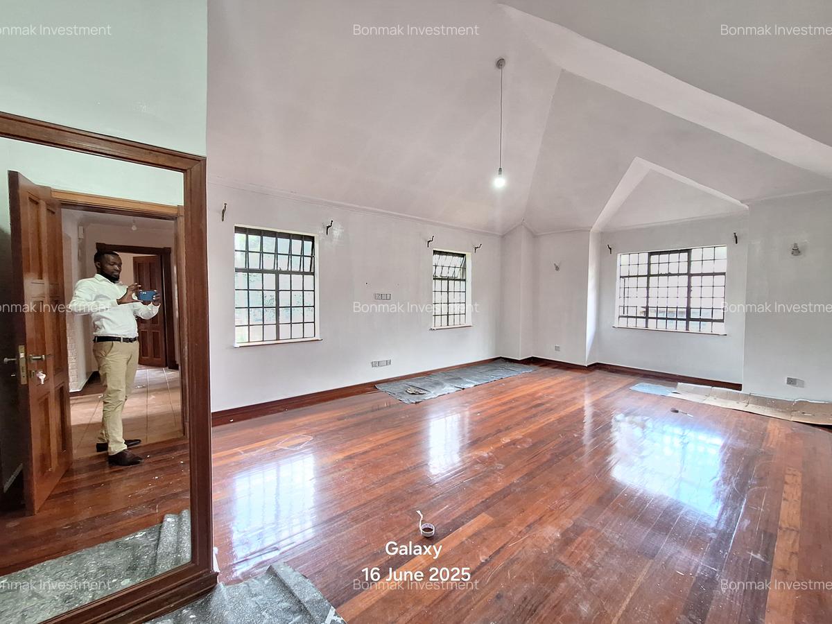 4 Bed Townhouse with En Suite at French Embassy - 19