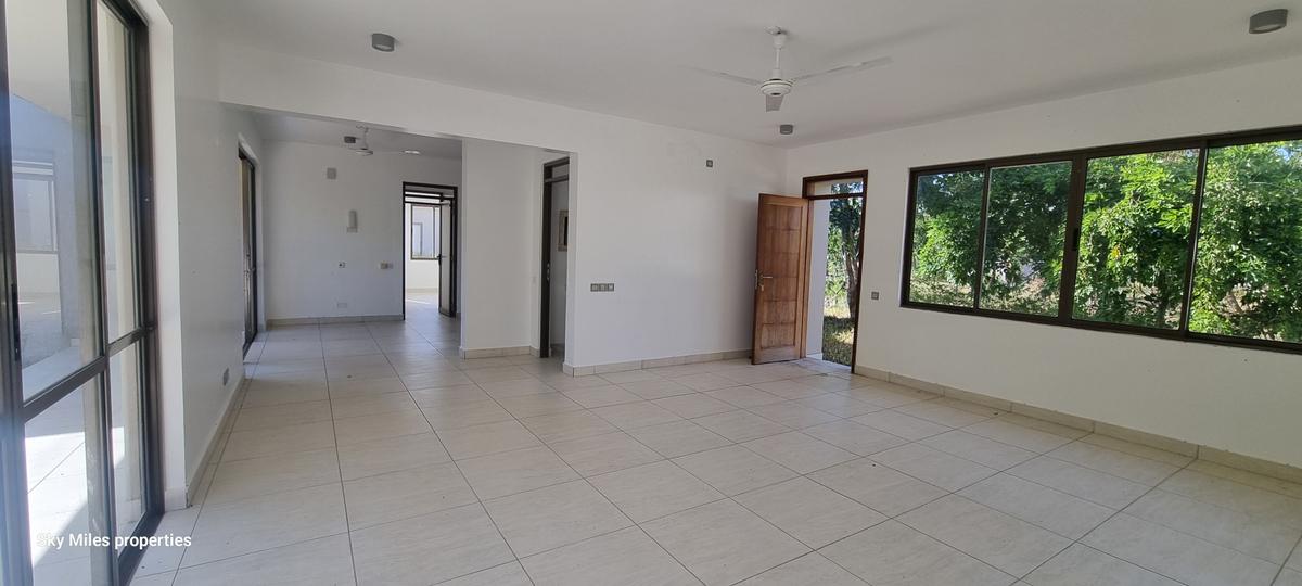 3 Bed Villa with En Suite at Vipingo - 14