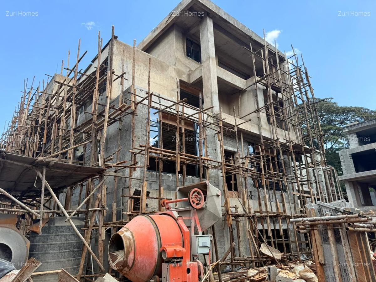 5 Bed Townhouse with En Suite in Lavington - 5