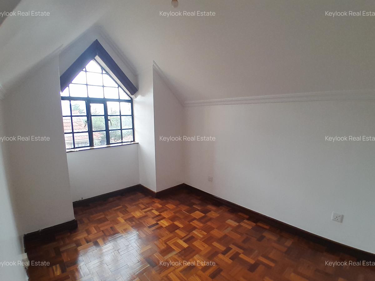5 Bed Townhouse with En Suite in Lavington - 6