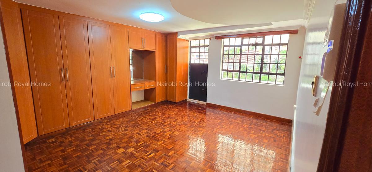 4 Bed Townhouse with En Suite at Lavington Convent Drive - 15