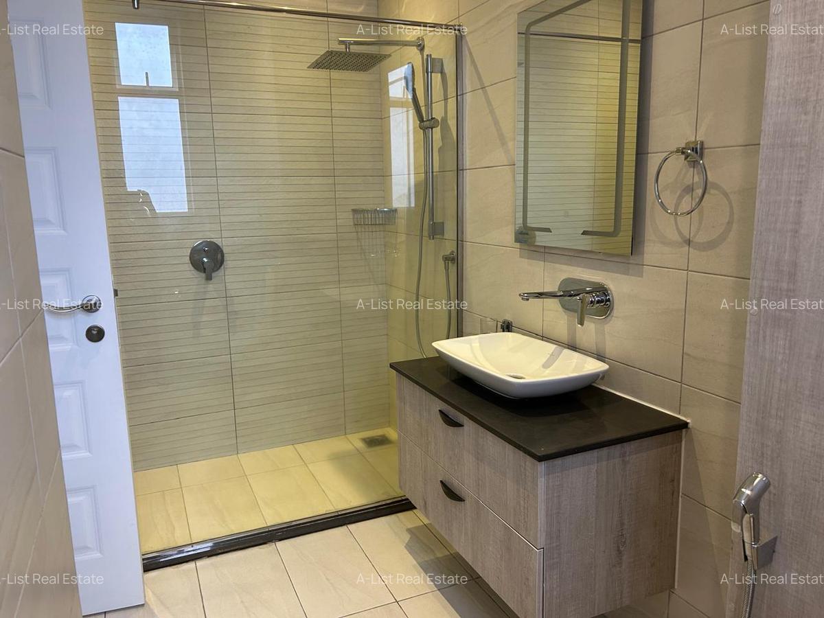 2 Bed Apartment with En Suite at Terrace Close - 7