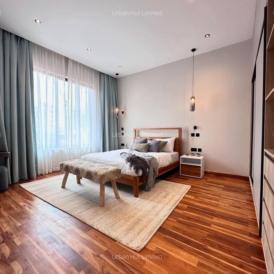 4 Bed House with En Suite in Westlands Area - 5