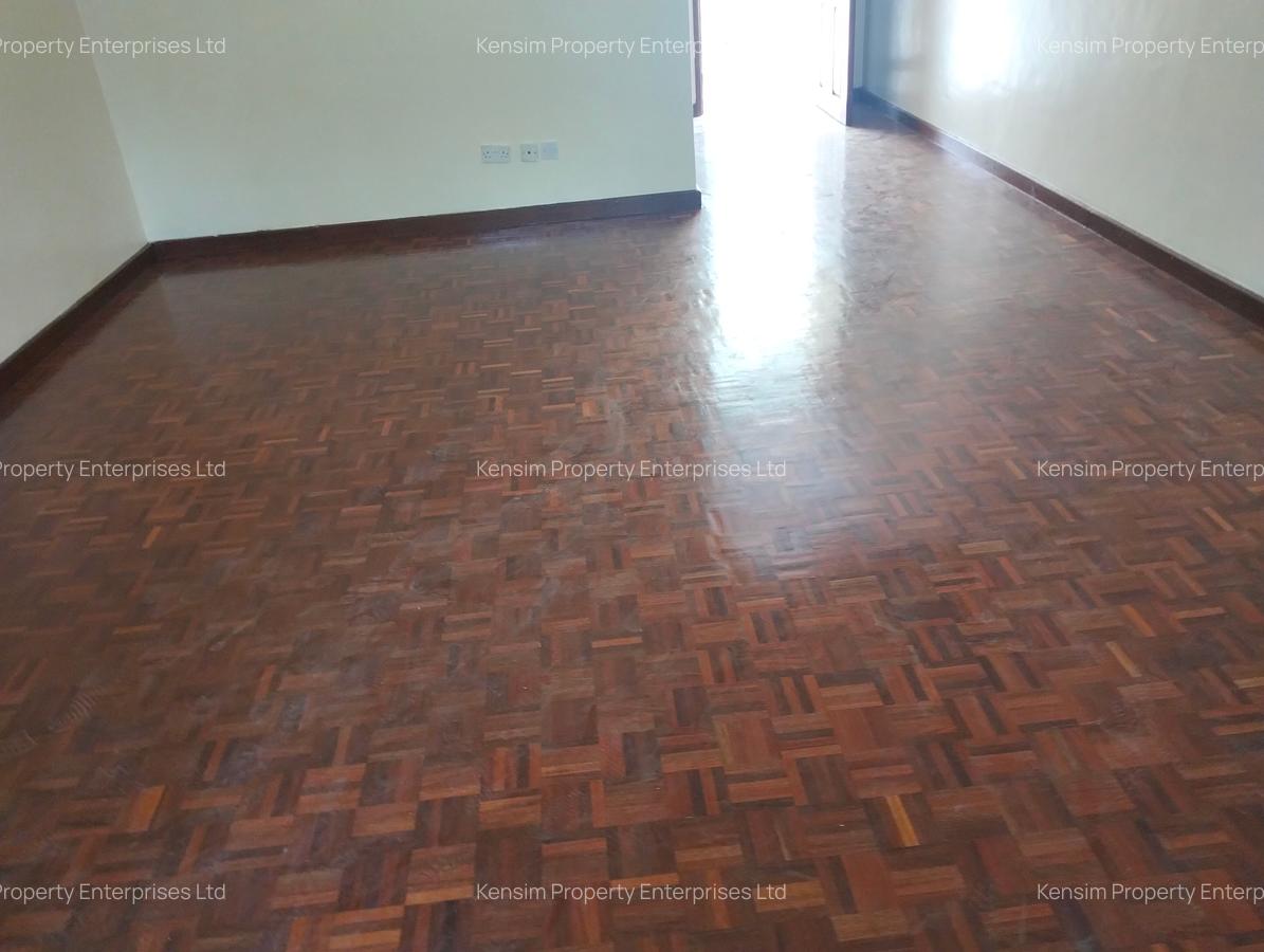 5 Bed Townhouse with En Suite in Lavington - 4