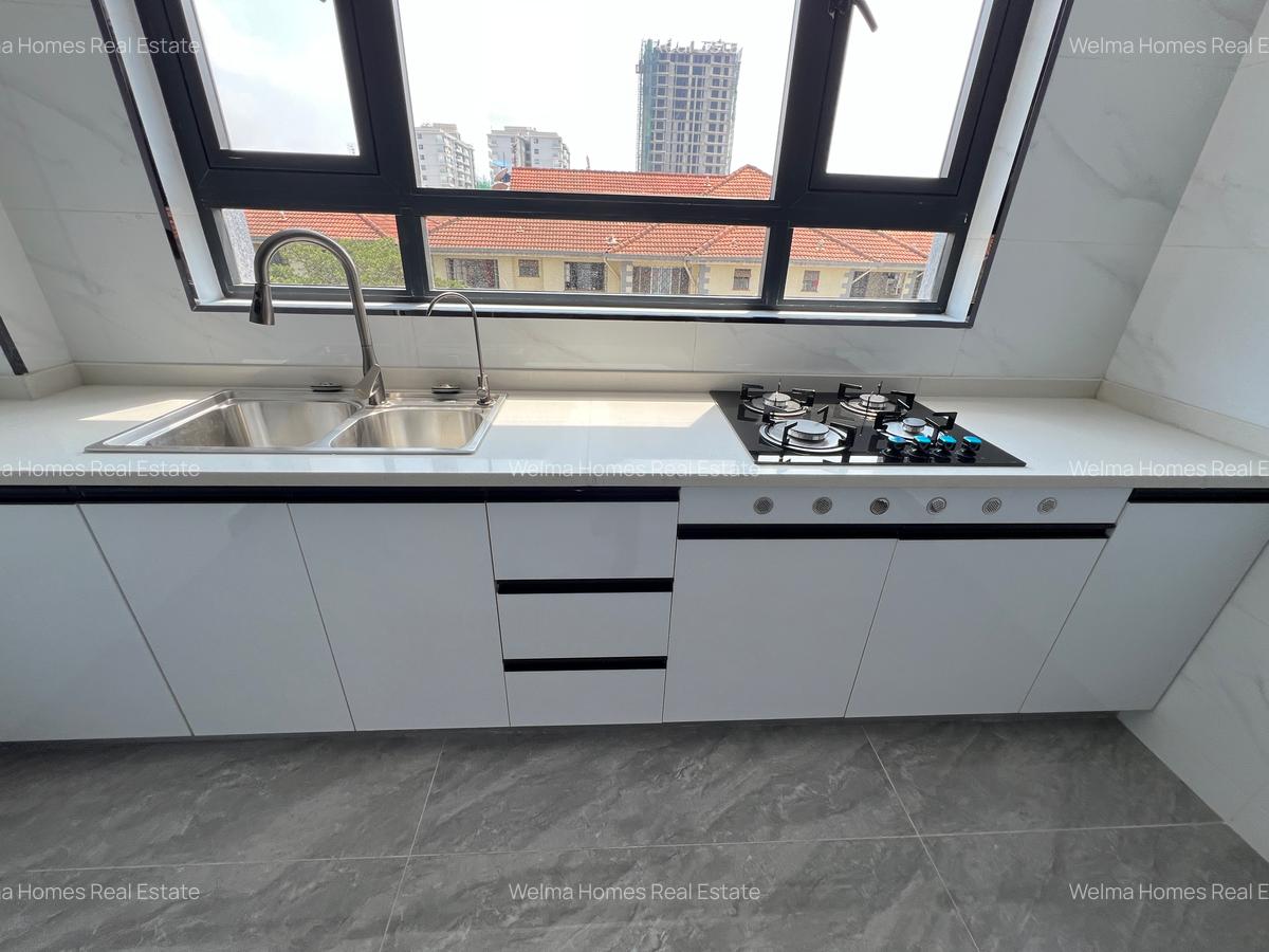 1 Bed Apartment with En Suite in Lavington - 5