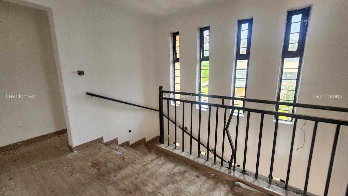 4 Bed House with En Suite at Parkplace - 7