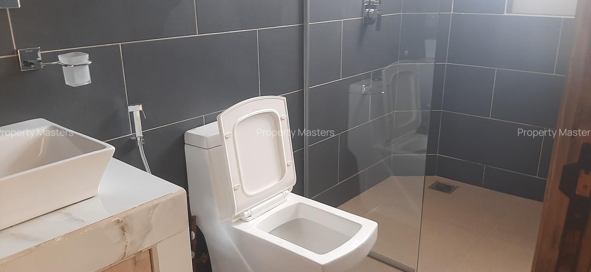 4 Bed Townhouse with En Suite at Raini - 11