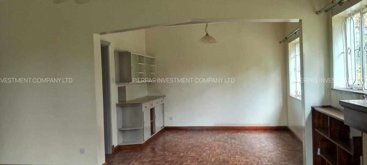 4 Bed Townhouse with En Suite in Garden Estate - 12