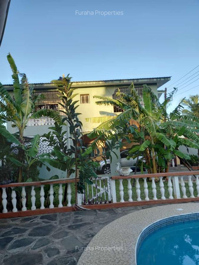 3 Bed Townhouse with En Suite at Bombolulu Estate - 3