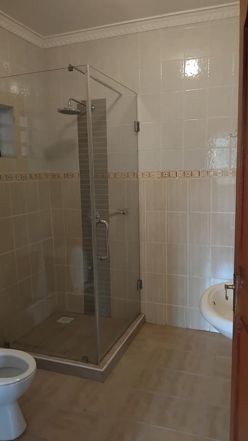5 Bed House with En Suite in Runda - 7