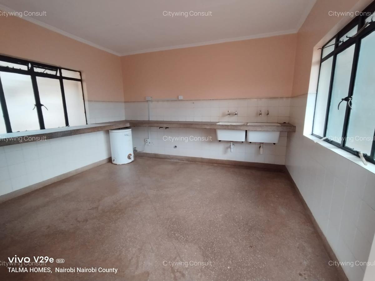 5 Bed House with En Suite at Muthaiga - 11