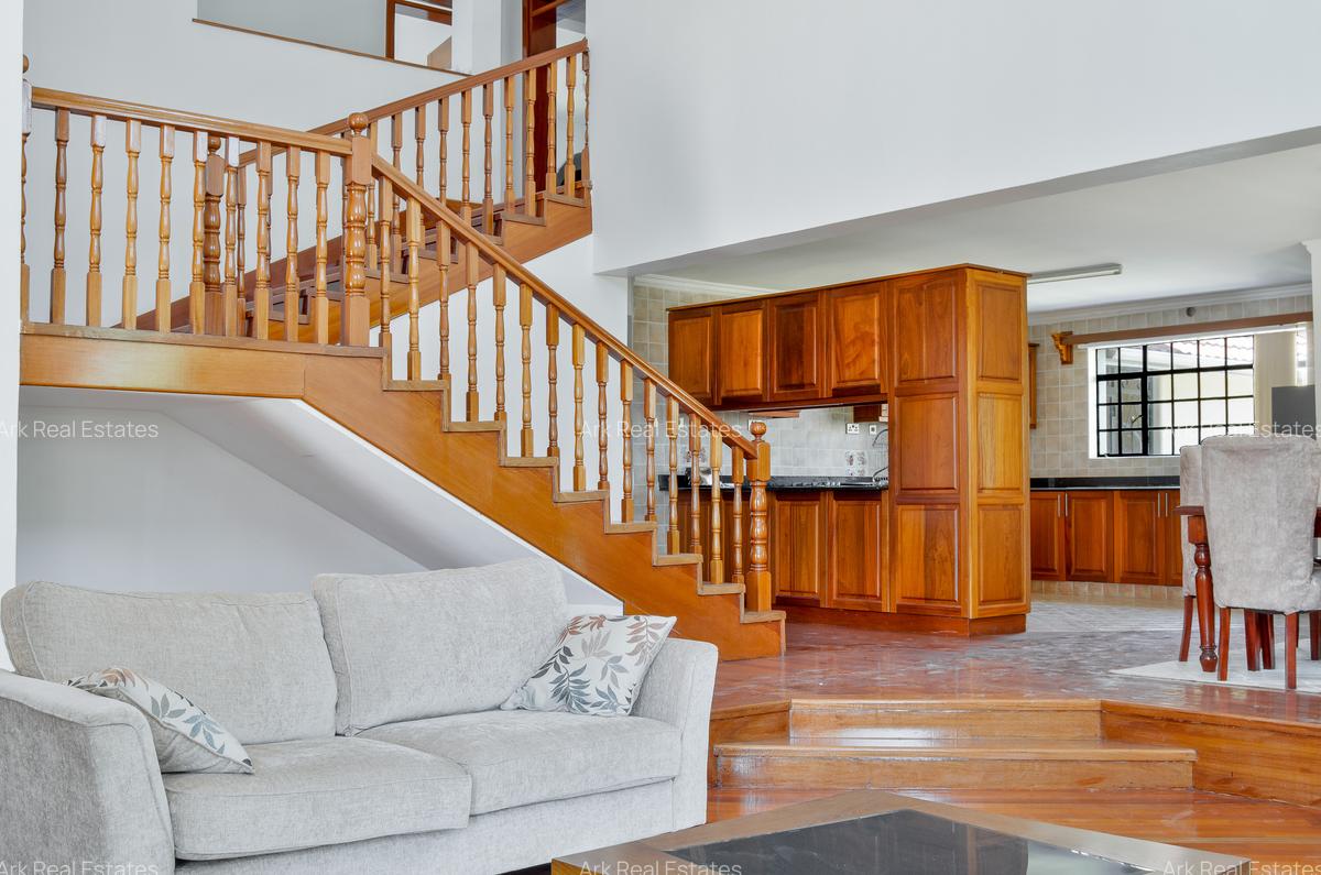 4 Bed Villa with En Suite at Green Park - 6